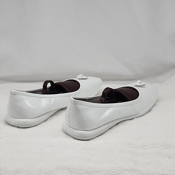 JEFFREY CAMPBELL BALLERINA FLAT IN WHITE CRINKLE PATTEN LADIES 8.5 NWOB GORGEOUS - Picture 7 of 16